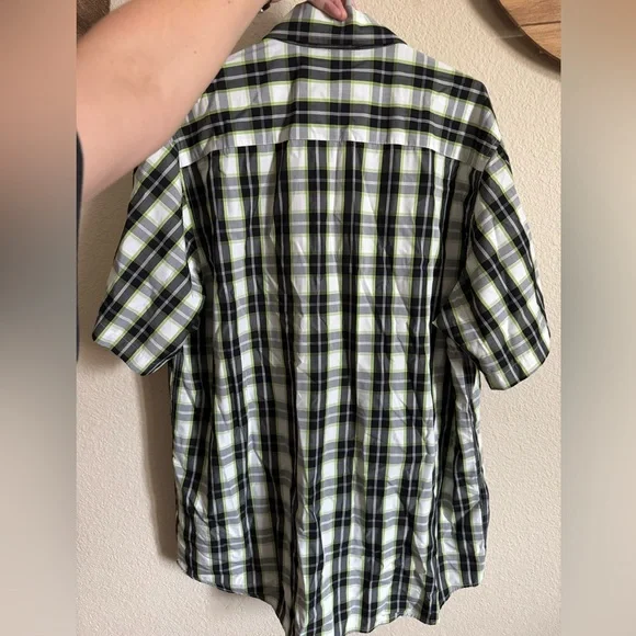 Dixxon Men’s Button Up - Picture 2 of 3